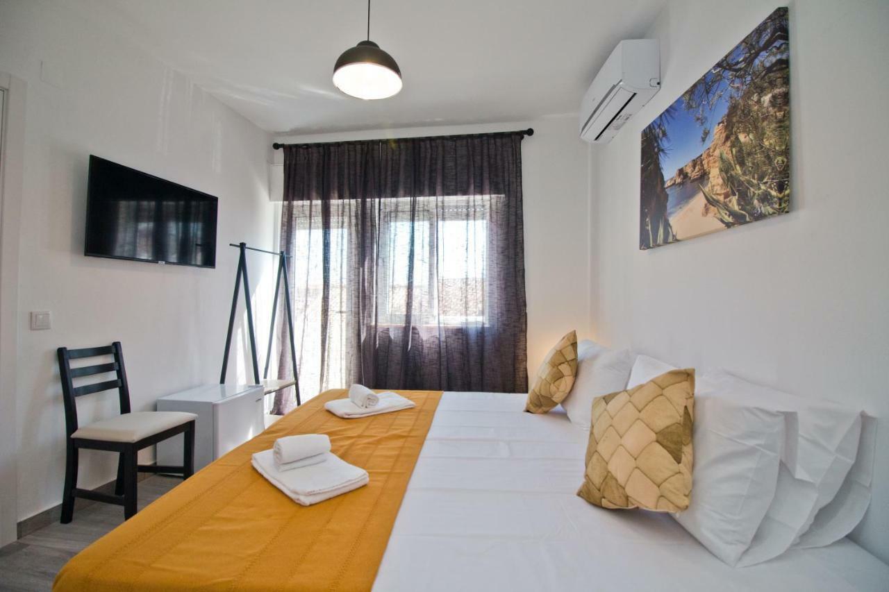 New Village Guest House Lagos Ngoại thất bức ảnh